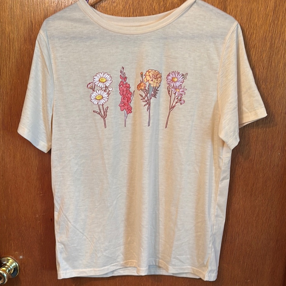 SHEIN White Cream Short Sleeve Graphic Tee